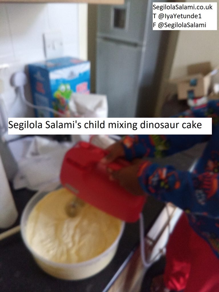 how to not decorate a dinosaur cake using buttercream